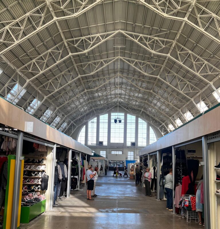Apmeklētājiem atvērts Rīgas Centrāltirgus Sakņu paviljons